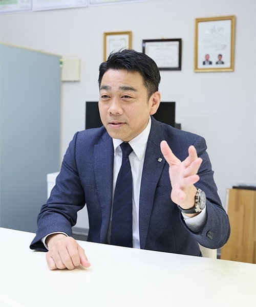 本店店長 河井昌也