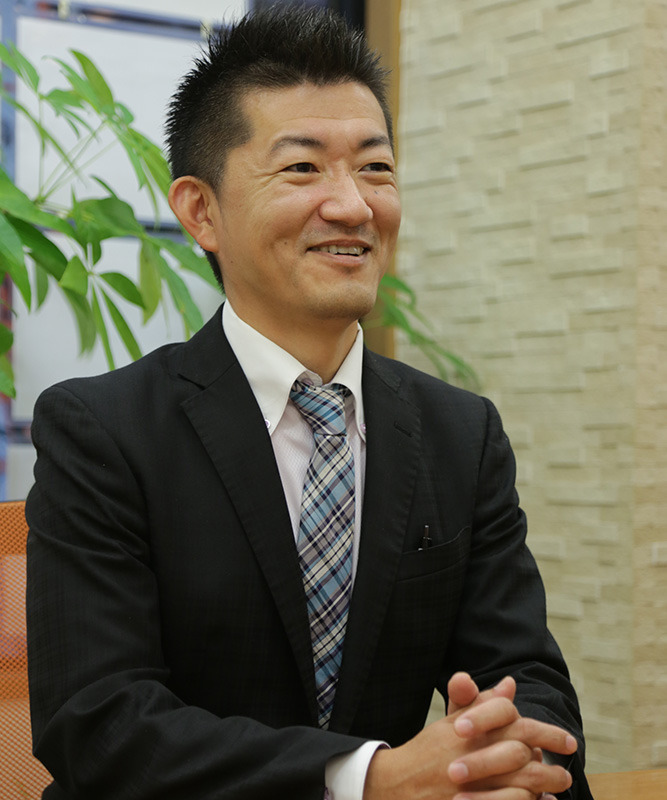 専務 島村祐介
