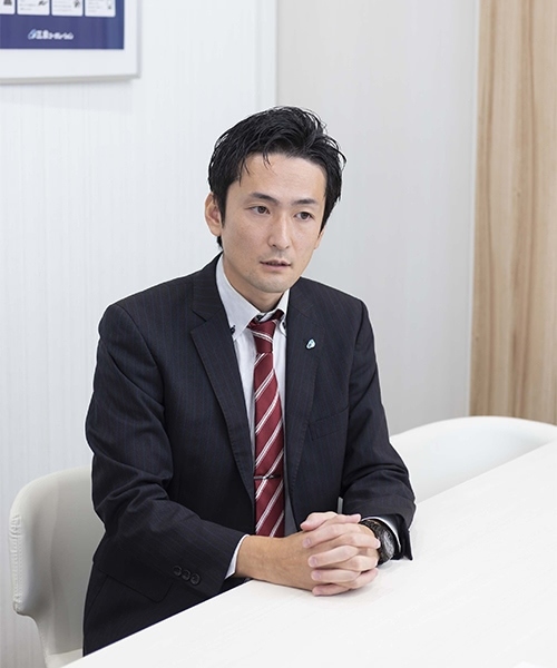 流通事業部 JR高槻店 店長 佐々木 数郎