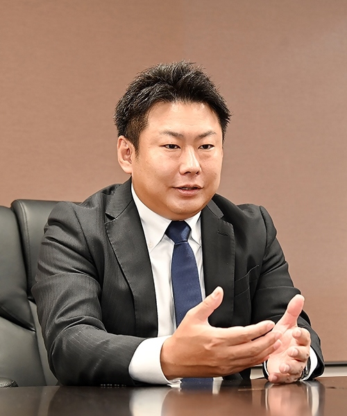 代表取締役 鑪一行