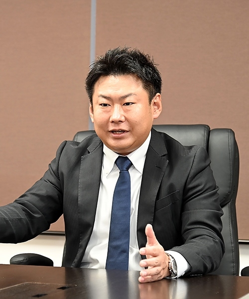 代表取締役 鑪一行