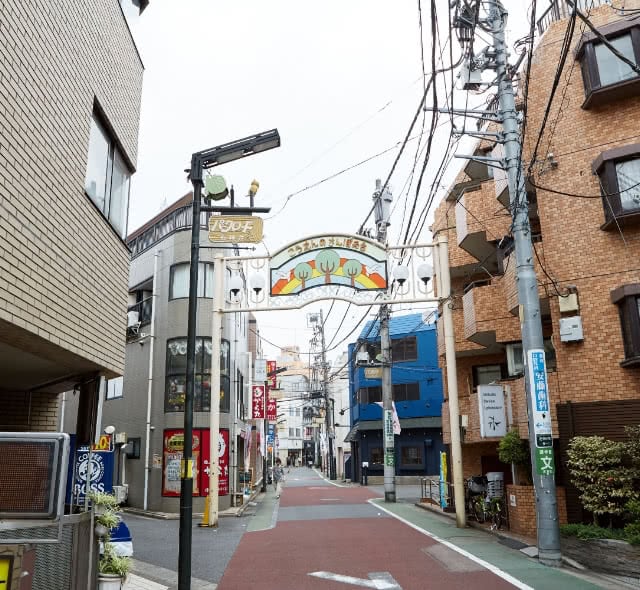 新旧入り混じる街並み