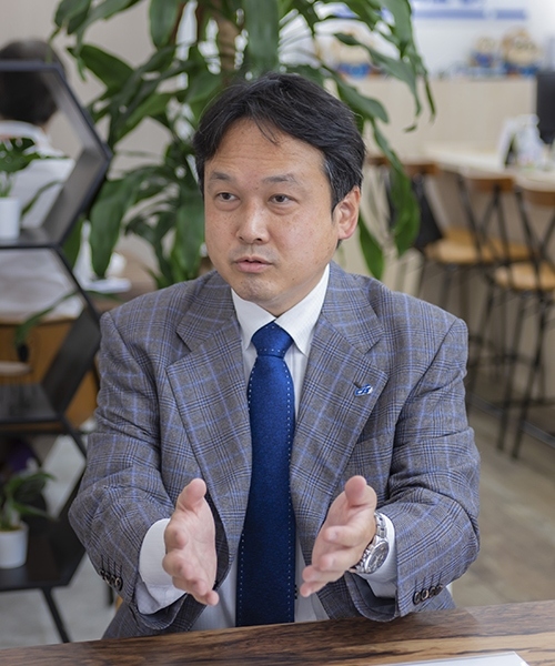 管理部 部長 吉見 真