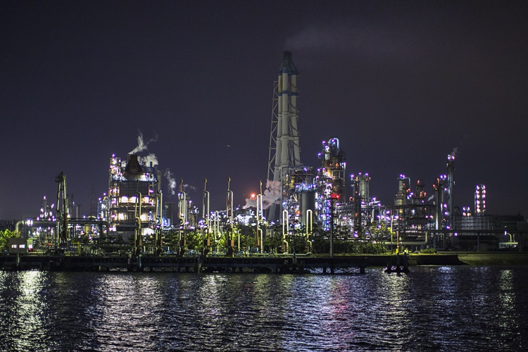 コンビナートの工場夜景
提供：一般社団法人市原市観光協会
