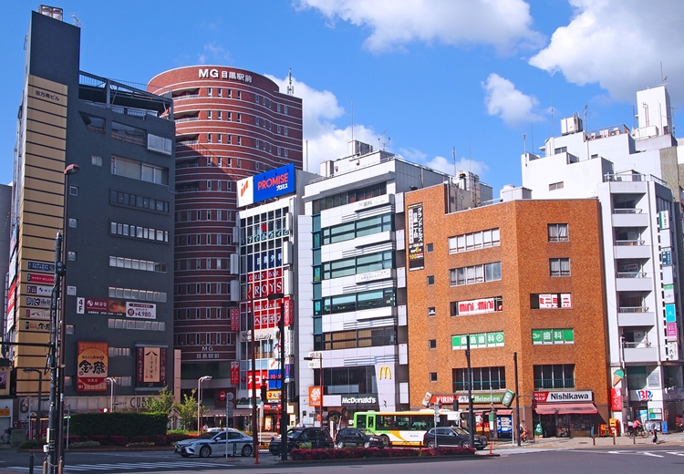 目黒駅東口の様子