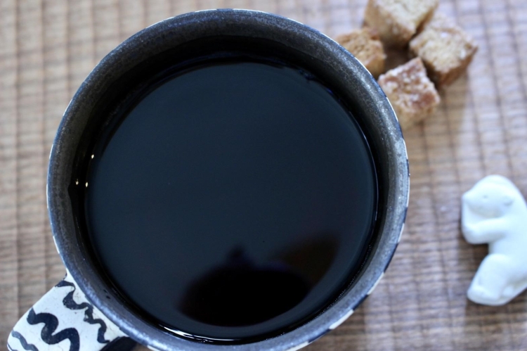 熱々のコーヒーに入れて軽く混ぜるとすぐ溶ける
