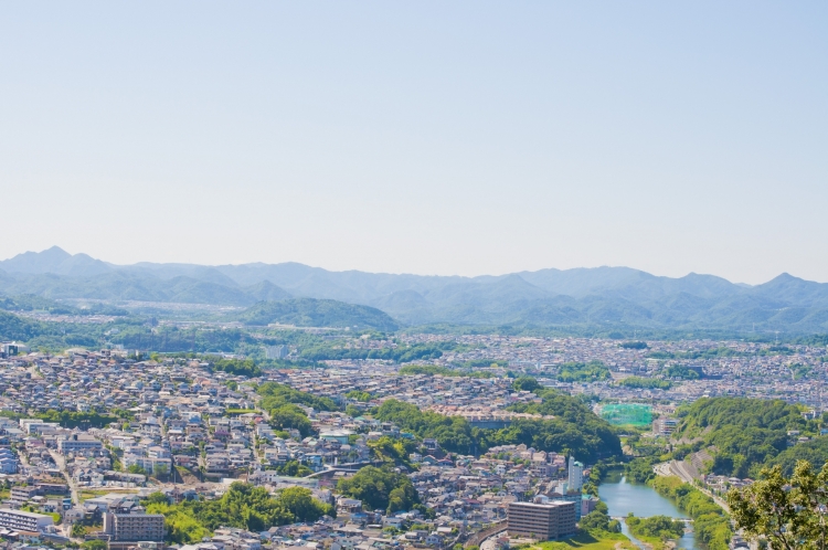 自宅からすぐそばに自然を感じられる川西の街