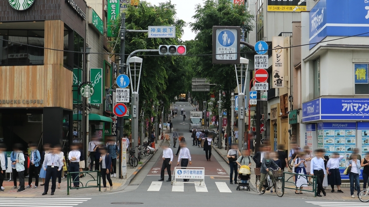 神楽坂入り口