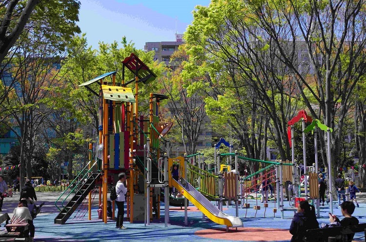 新宿中央公園のちびっこ広場
※リニューアル前
