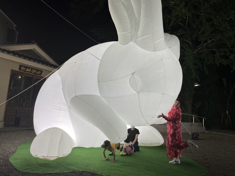 作品とアマンダパーラーさん