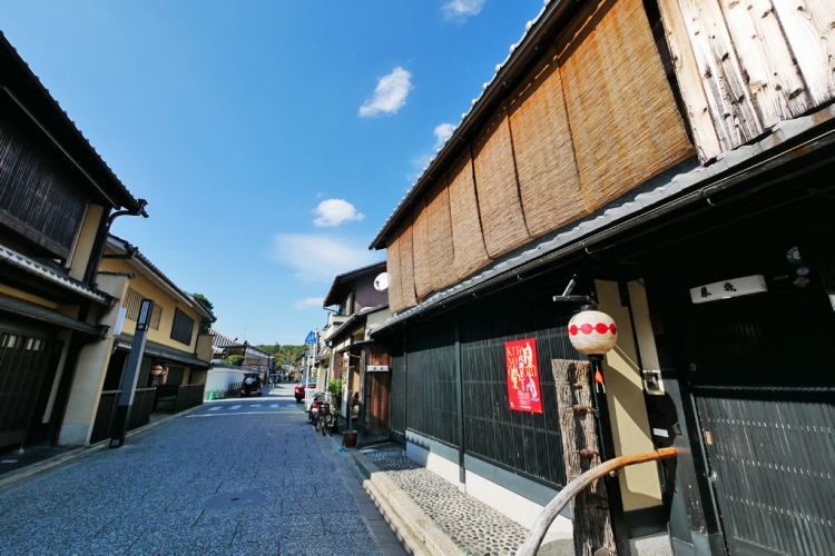 芸子さん、舞妓さんが歩く姿も日常に