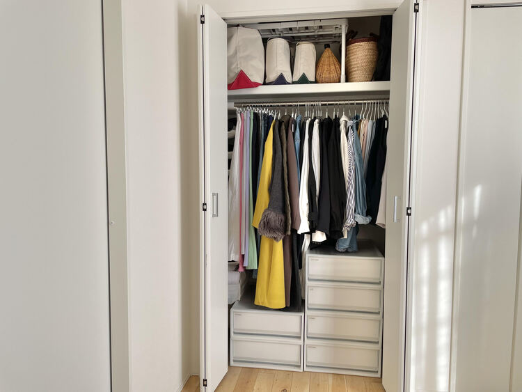 増え続ける洋服。クローゼットの整理に頭を悩ませている人は多いかも