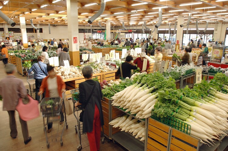 はなまる市店内