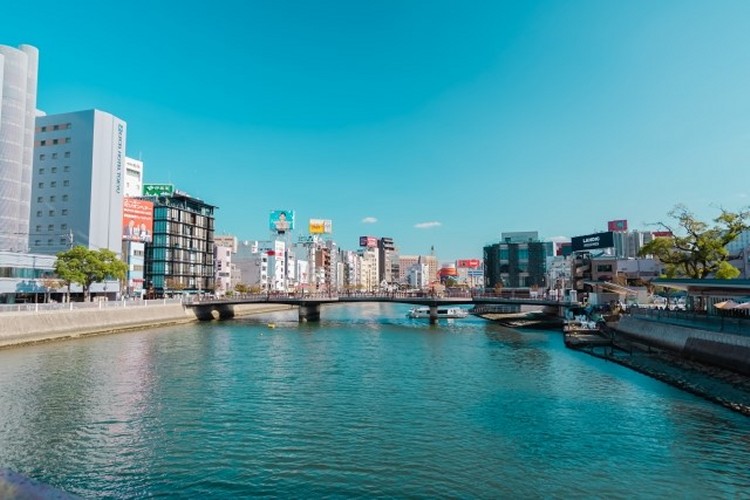 天神中洲の那珂川の風景