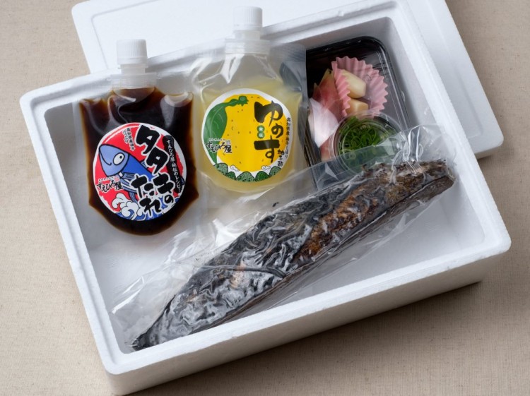 ネットショップで購入可能な「鰹のタタキ」