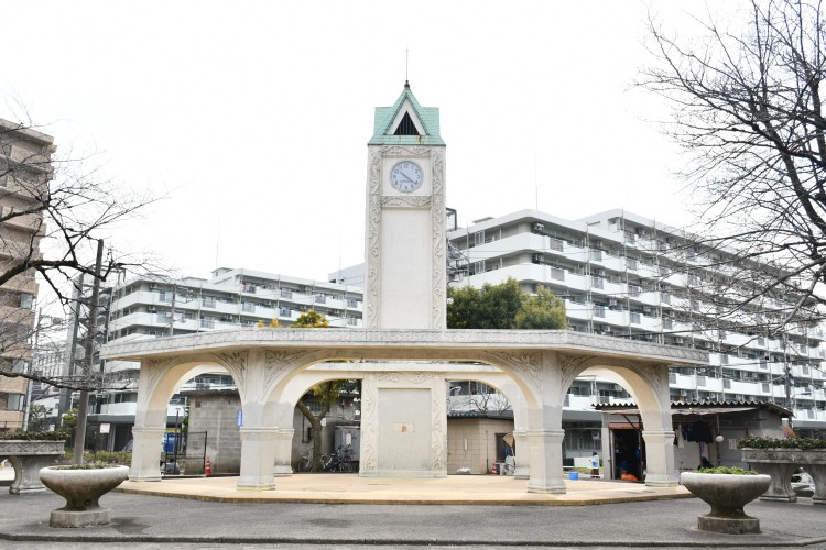 赤羽の街を静かに見守っている、しゃれたデザインのレトロな時計台
画像提供：東京都北区