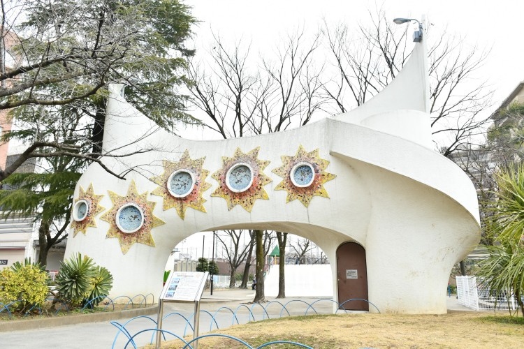 公園の一角にある巨大なモニュメント。1968年に設置されたそう
画像提供：東京都北区