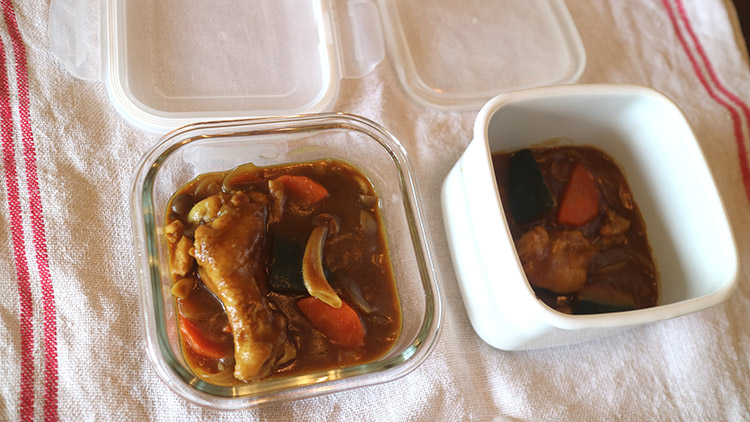 ▲どちらにも同じカレーを入れました。