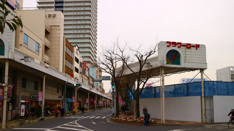 小岩駅南口の小岩フラワーロード商店街