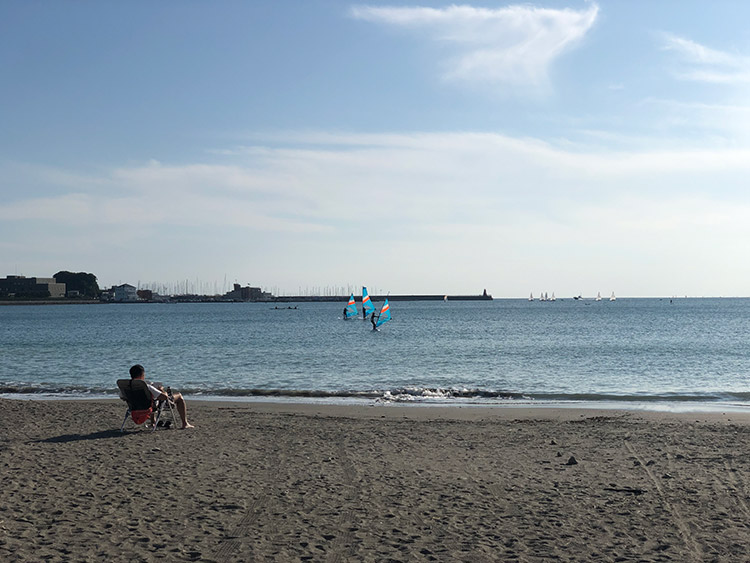 ▲逗子駅より徒歩10分ほどで行ける逗子海岸