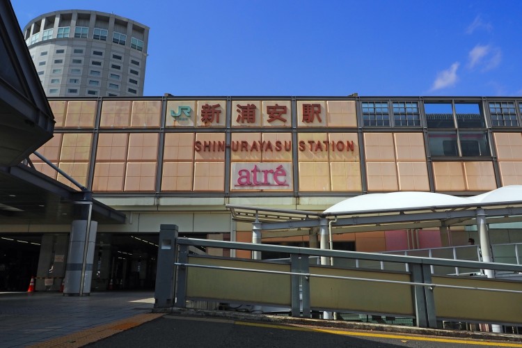 新浦安駅前の様子