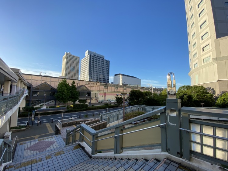 新浦安駅南口の様子