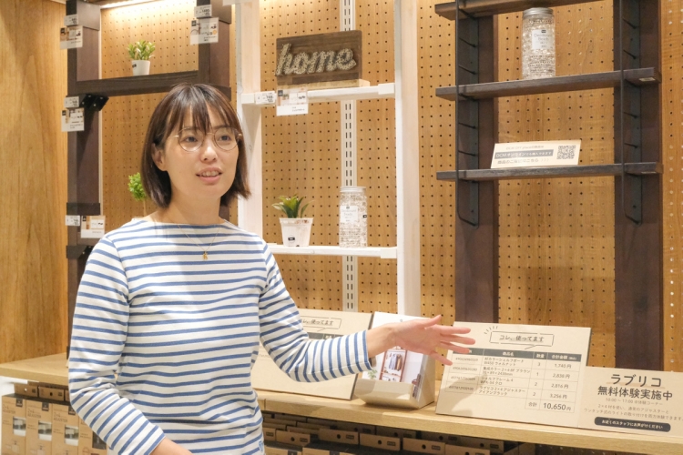 「DCM DIY place」のラブリココーナーで、熱く想いを語ってくれる竹内さん