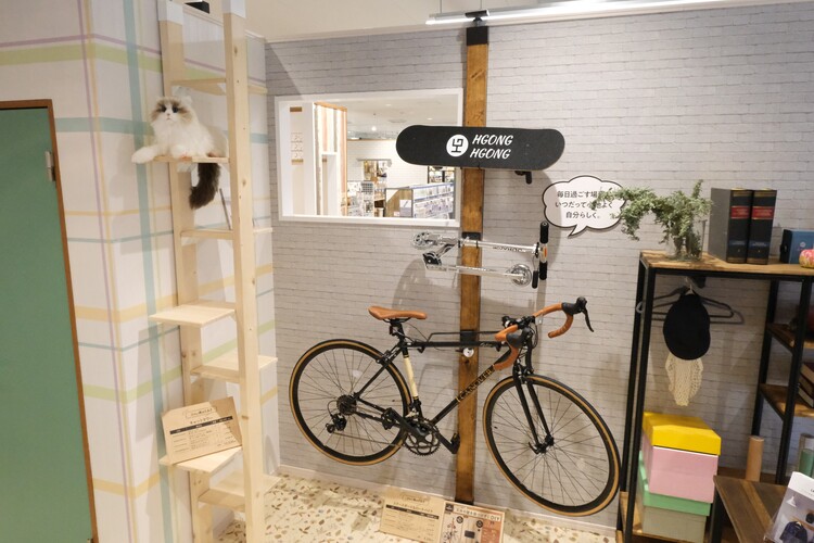 「強力突ぱりキャップ」なら使用荷重が2倍なので、重量のある自転車なども安心して収納できる