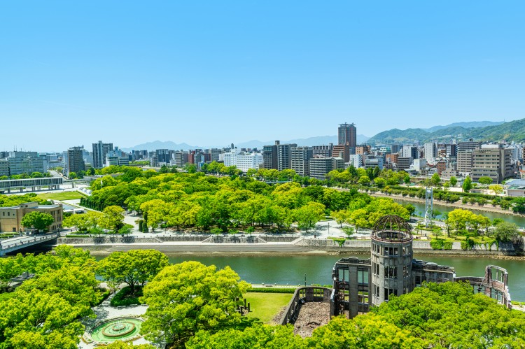 平和記念公園周辺は緑が豊か