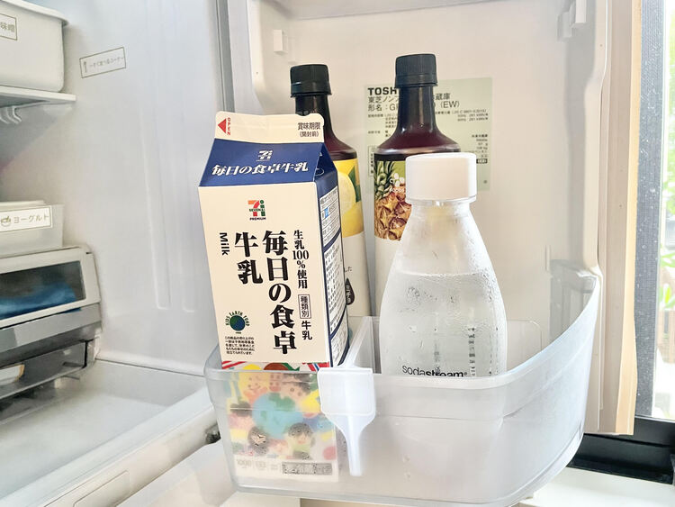 ドアポケットは仕切りがあると使い勝手がアップします
