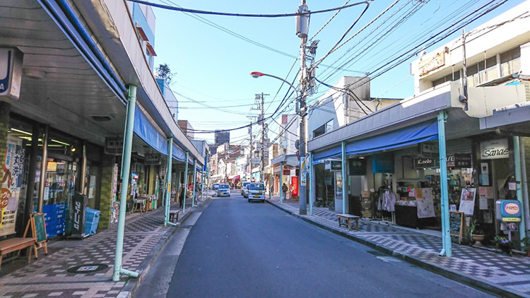▲逗子銀座通り商店街（提供：逗子市）