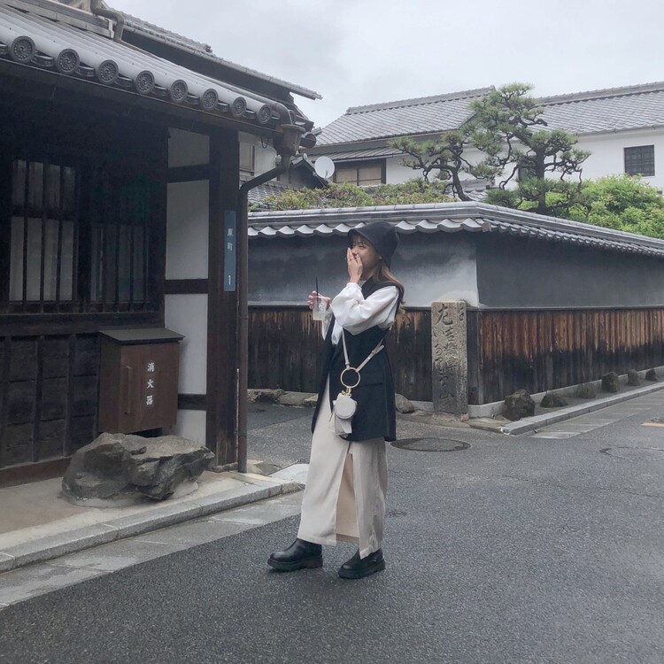 移住前はセレクトショップで働いていたこともあり、インスタグラムではファッションに関する投稿も