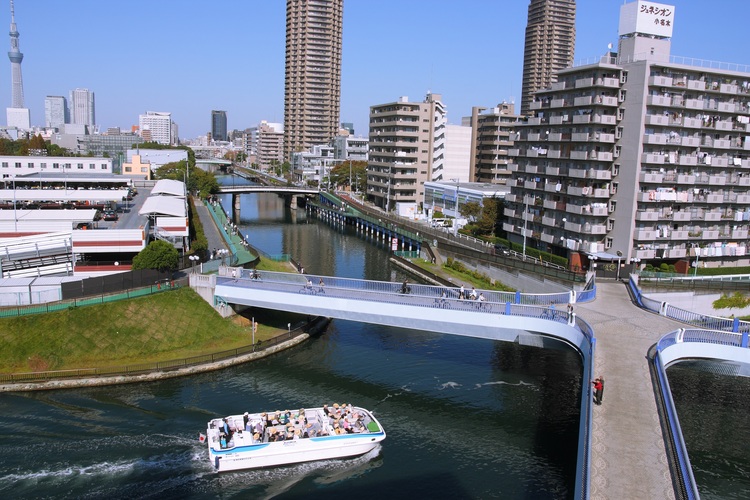 小名木川クローバー橋
写真提供：一般社団法人江東区観光協会