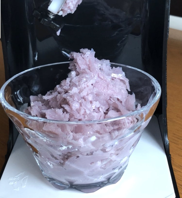 ▲削れました！ 氷よりも少しシャバシャバと削れる感じがしました（溶け始めていたのかも……）