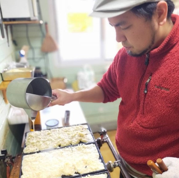 たこ焼きを焼くのは雄大さんの担当。「毎日元気に焼いています！」
