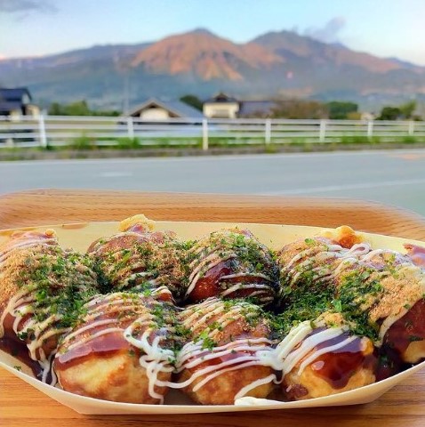 【私の移住ストーリー】～オーストラリアで出会い、熊本県南阿蘇村でたこ焼き屋をオープン～山口雄大さん・朋子さんのケース
