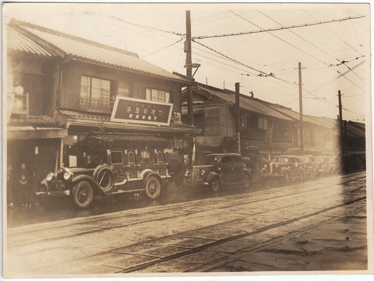 昔の店舗外観。岡山駅前の桃太郎大通りにお店を構えている
画像提供：株式会社 つるの玉子本舗