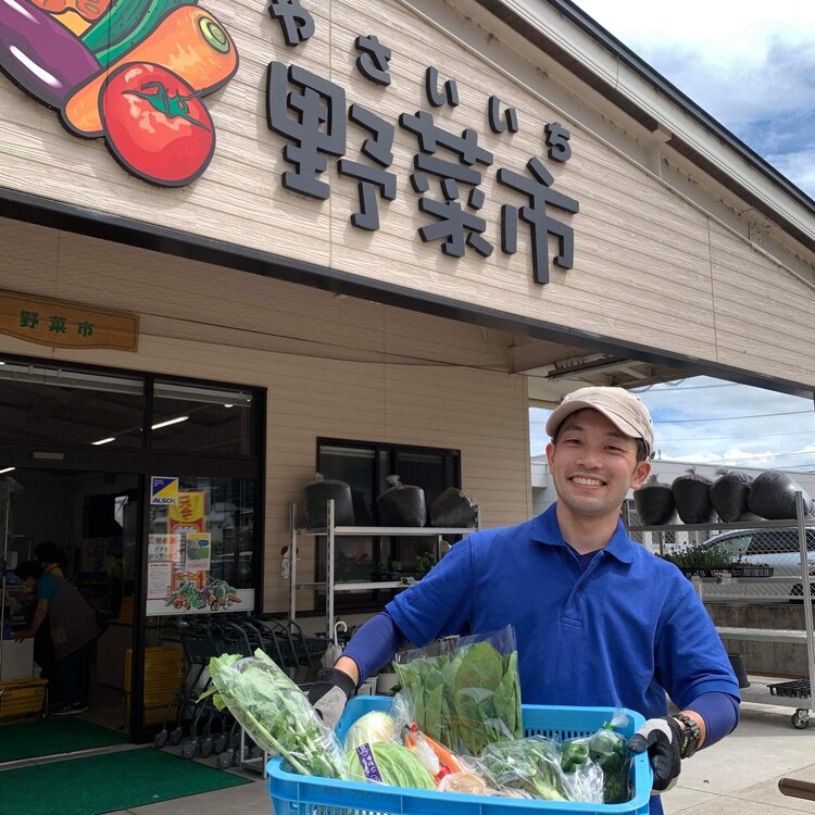 御調町担当の大橋隊員。地元で採れた野菜の産直市や道の駅での手伝いなども