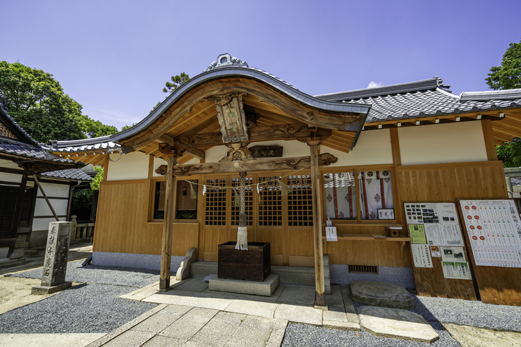 玉野市八浜町の両児山（ふたごやま）山頂に鎮座する氏神様の八浜八幡宮