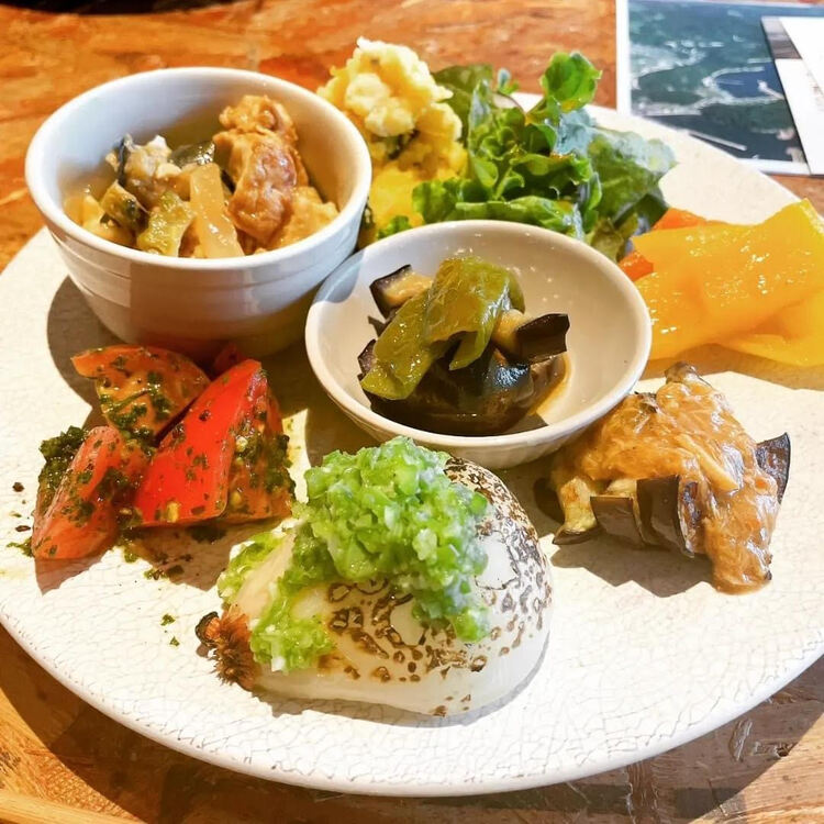 出身地の大阪で開催した「椿やさいを食べる会from五島列島」の際の料理