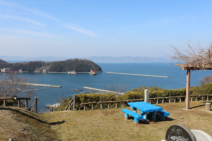 遠くに行かなくても家島諸島で旅気分
写真提供：姫路市