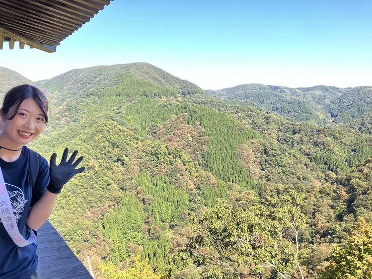 念願の投入堂にて。なんと、前日に大山登山をしており、激しい筋肉痛もあったそう