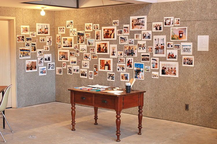 今年3月、カフェのコミュニティスペースで行われた写真展「あなたのプレイボール！展」
