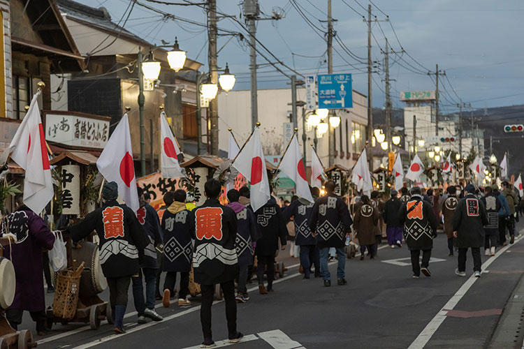毎年1月に行われる「鳥追い祭」は、冬の風物詩の一つ
