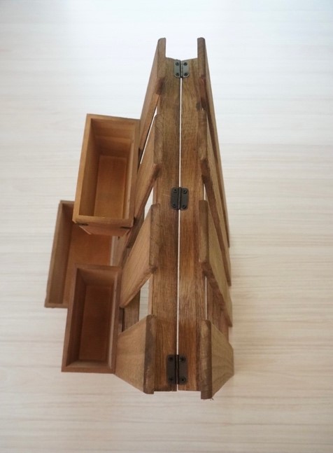 ▲3箇所に蝶番を取り付けた状態です