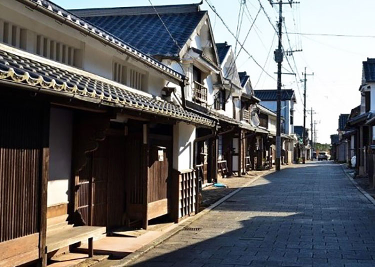 古民家が建ち並ぶ、風情豊かな日向市美々津町