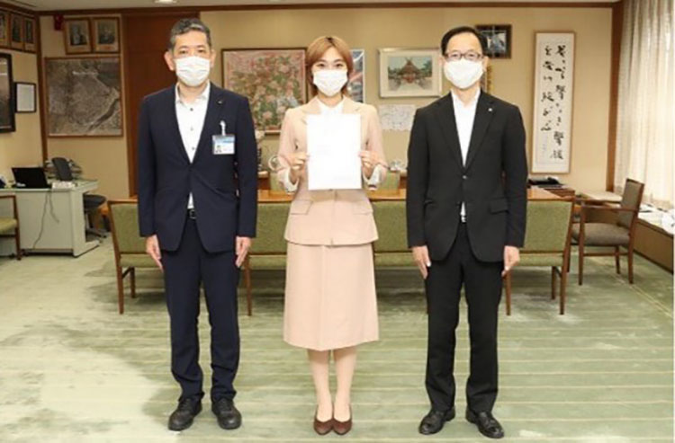 地域おこし協力隊の辞令交付式にて。任命されたミッションは文化芸術振興だったそう