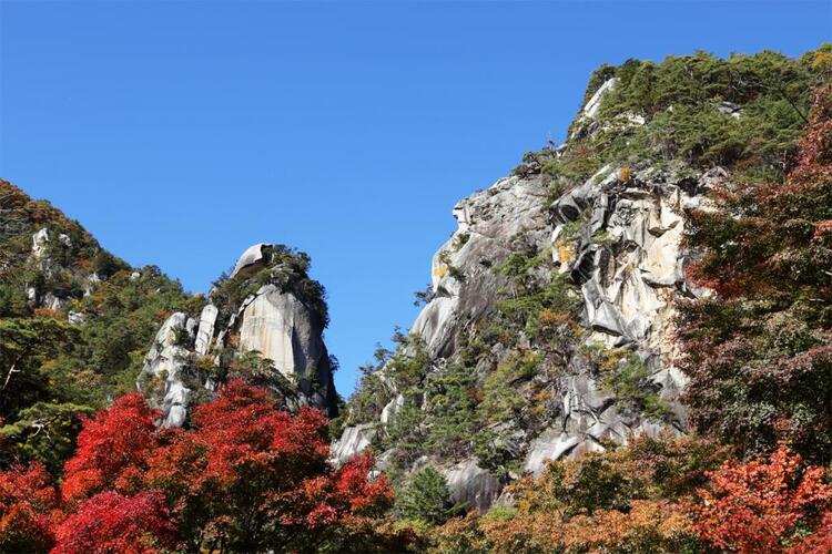 御岳昇仙峡
写真提供：やまなし観光推進機構