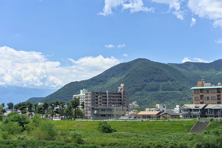 石和温泉街