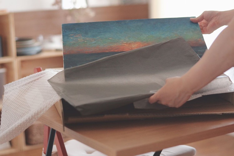月に一度絵画が届く「Casie（かしえ）」